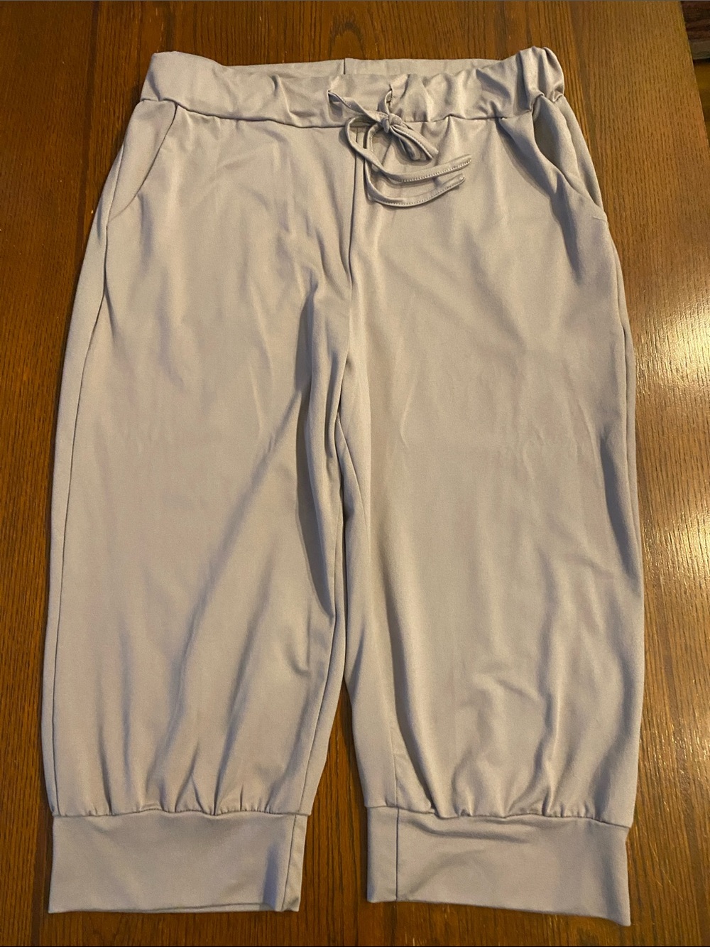 Women’s Lilac Drawstring Capri Joggers